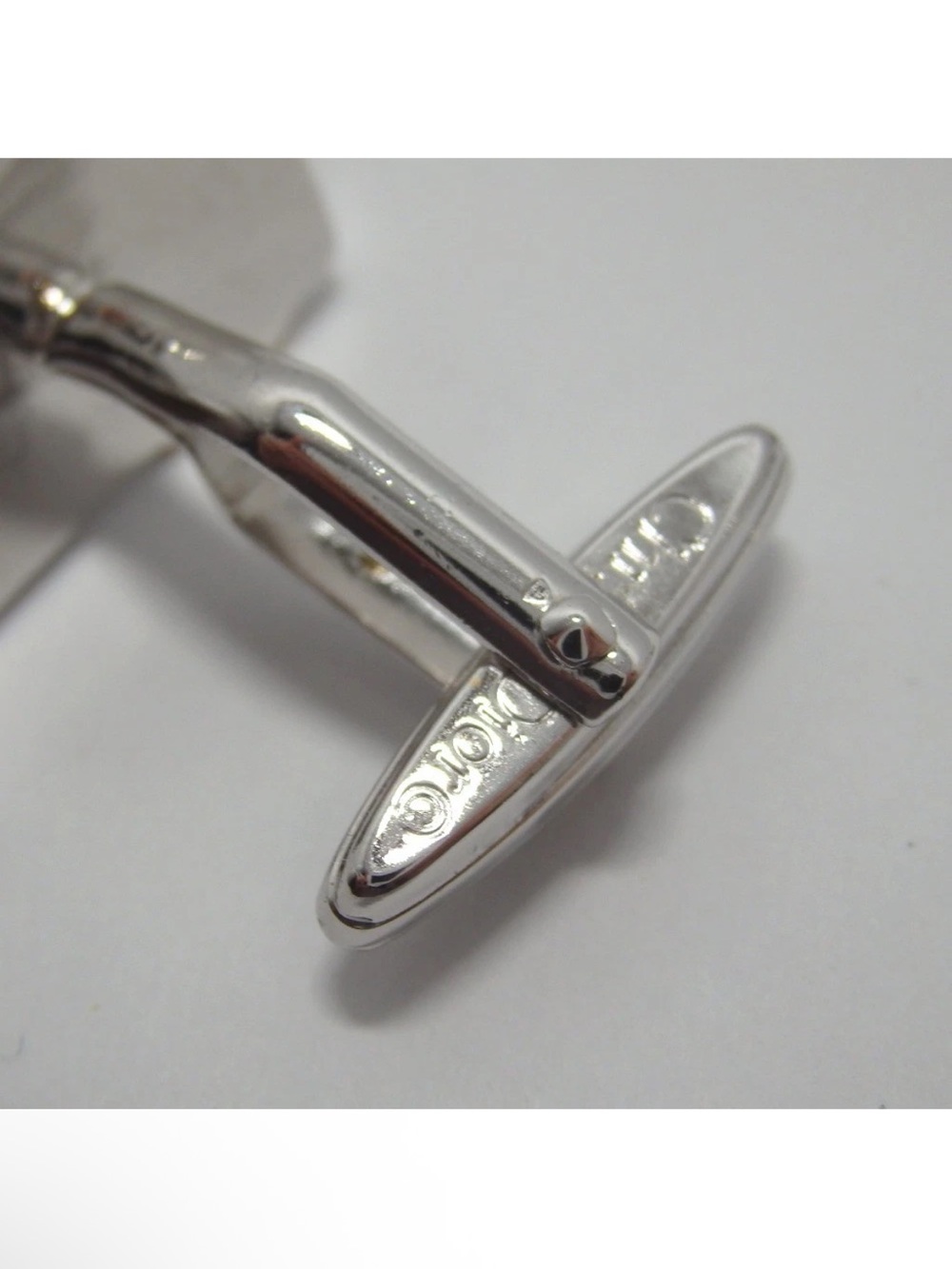 Christian Dior $600 CD Gold&Silver Cufflinks like new in case - Picture 9 of 12